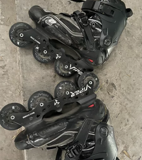 教练鞋40吗85成新，米高hv轮滑鞋，平花...