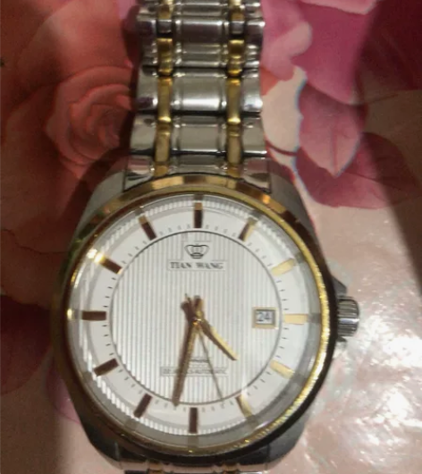 基本全新的天王手表，过生日朋友送的，没戴过...