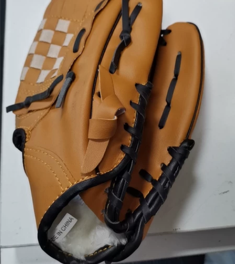 左手捧球手套成人手套 感兴趣的话点“我想要...