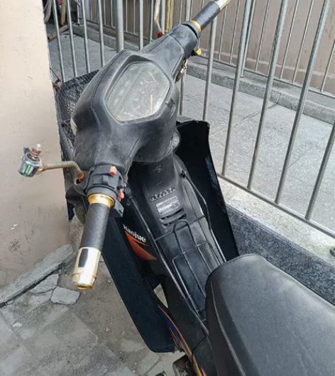 豪爵摩托,质量好,好久没骑,电瓶没电了,其...