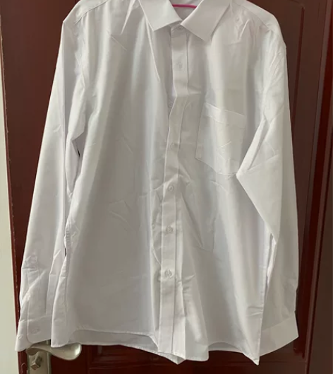 白色男士衬衫，仅穿过一次，不起球 我这是叠...