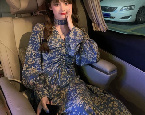 碎花长袖连衣裙女装春秋季冬2021新款显瘦...