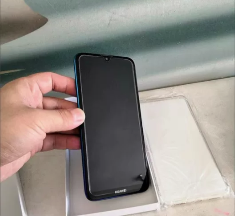 出一台华为畅享9,4+128G内存,成色一...