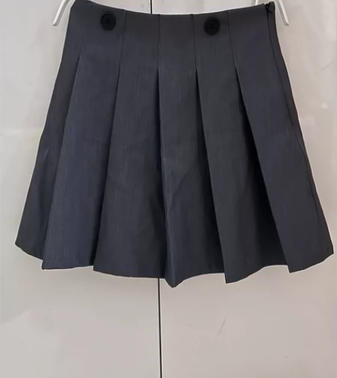 爱依服百褶裙九成新32包邮 这条半裙本来是...