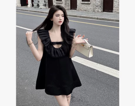 小香风显瘦小黑裙夏季无袖方领花边收腰短裙子...