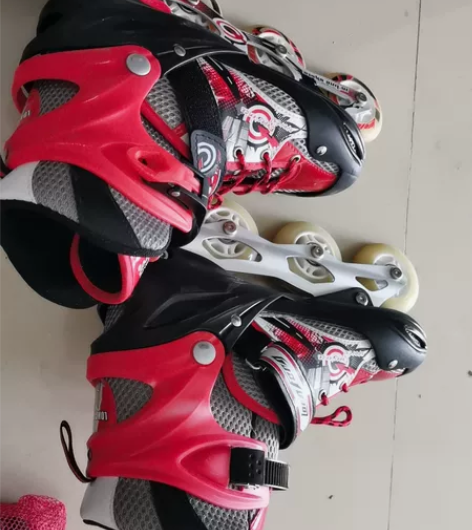 隆峰直排旱冰鞋  学了几次没学会，处理了，...