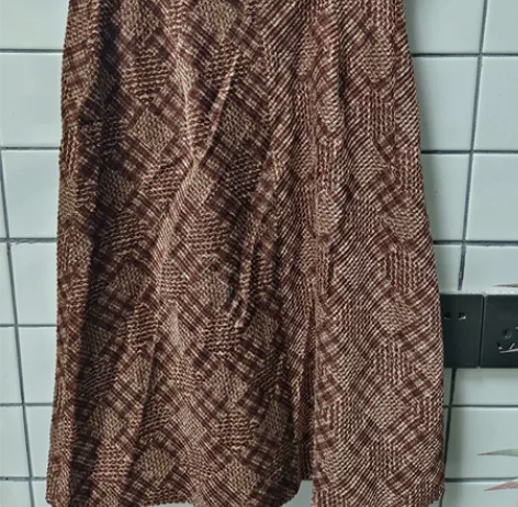 全新复古秋冬厚款质感粗条纹布分割中裙 裙子...