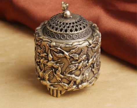 朋友的古玩店倒闭了，低价出，纯黄铜仙鹤檀香...