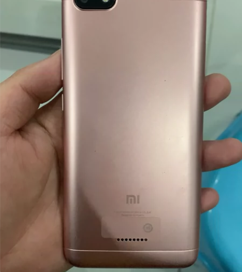 红米6a   32g。成色如图。 老人刷视...