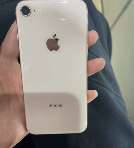 帮朋友出的苹果8 64G原机 成色好 爱思...