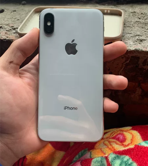 iPhone X美版 更换过电池 价格：1...