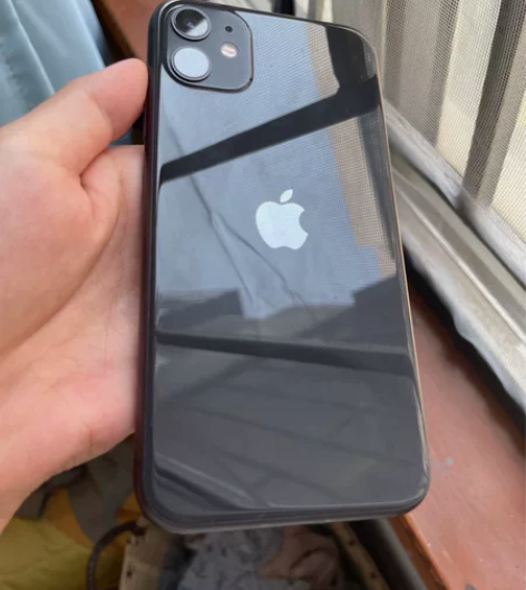 苹果11  正品纯原装 几乎没有瑕疵 外观...
