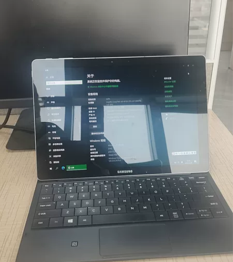 三星平板电脑一台，型号是GALAXY TA...