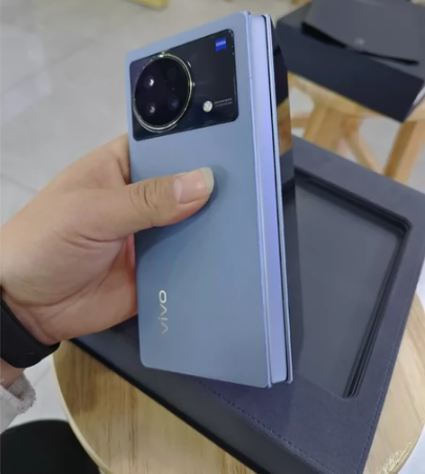 vivo  xFold+  手机配置是12...