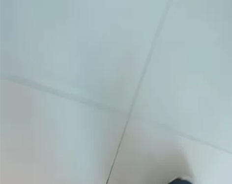 出一双女士休闲鞋，纯皮材质，质量没得说，码...