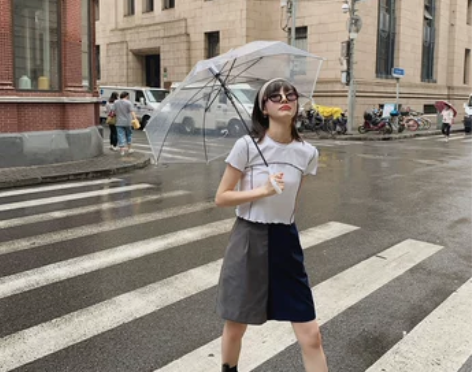 MONA 条纹西装短裤女直筒宽松夏季薄款撞...