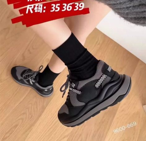 全新 运动鞋 仅试穿 36码  跟 对我而...