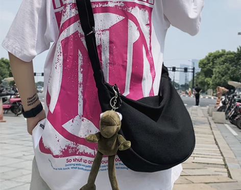 潮牌斜挎包男士帆布单肩包女生休闲百搭背包 ...