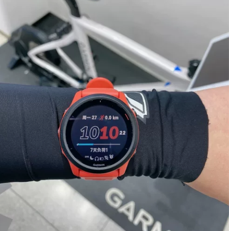 佳明（GARMIN）跑步手表Forerun...