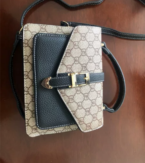 女士小包 全新 长短两个肩带 有内隔层 背...