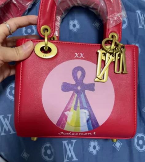 全新单肩手提包，喜欢的联系我 感兴趣的话点...