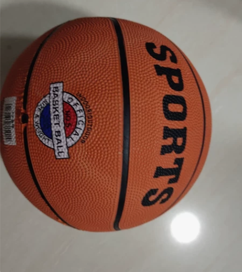 全新5号蓝球， 买篮球加送一个全新风筝 感...