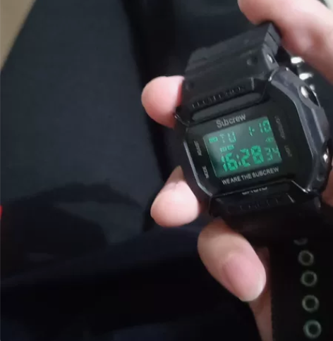 闲置自用卡西欧手表便宜出 好像李灿森同款的...