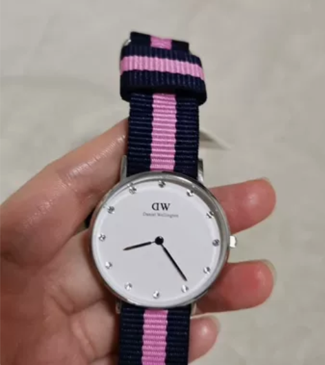 DW 32mm编制带手表 全新，盒子边缘稍...