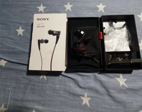 索尼大法的动铁a1ap 耳机  正常的岁月...