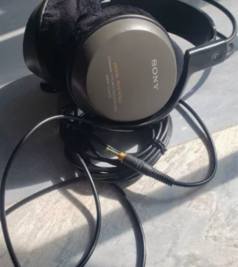 索尼头戴式耳机MDR-cd470成色如图,...