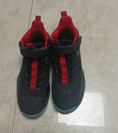 正品安踏运动鞋 专柜399买的 39码 穿...