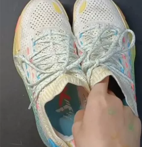 安踏百雀羚联名平台699 37.5码,成色...