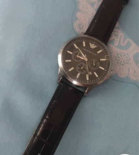 阿玛尼皮带手表 上高中时同学送的礼物 磕碰...