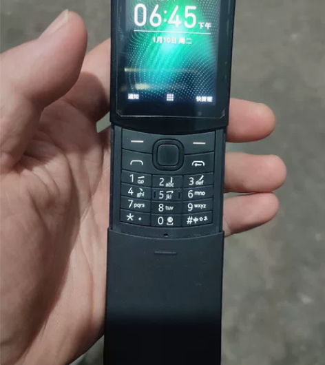 正品诺基亚8110 4G香蕉手机 成色如图...