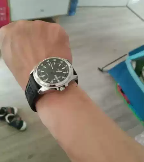 感觉有点重，想换个小米手表 感兴趣的话点“...