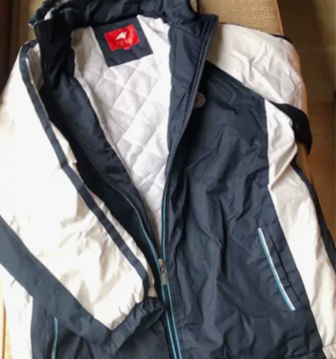 漳州实验中学冬季校服棉服，几乎全新，不是学...