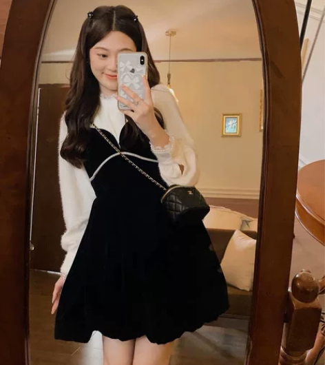 法式复古丝绒小黑裙珠链条设计甜美少女吊带裙...