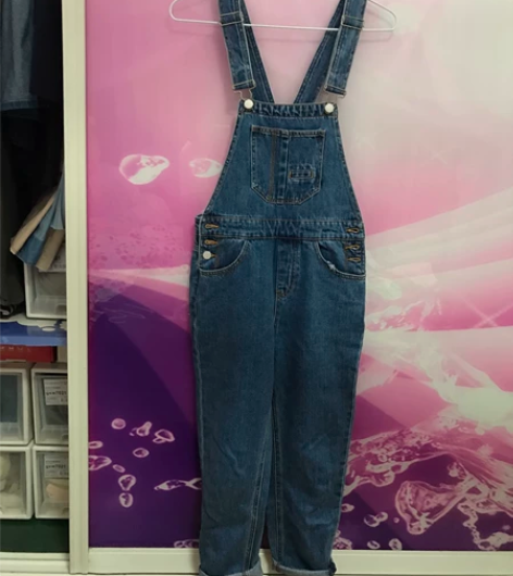 牛仔裤160元买的，45元出。质量挺好的，...