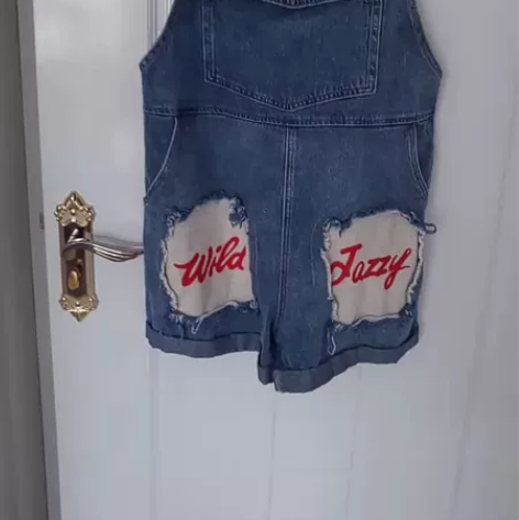 ?[转卖]背带牛仔裤夏装2018新款chi...