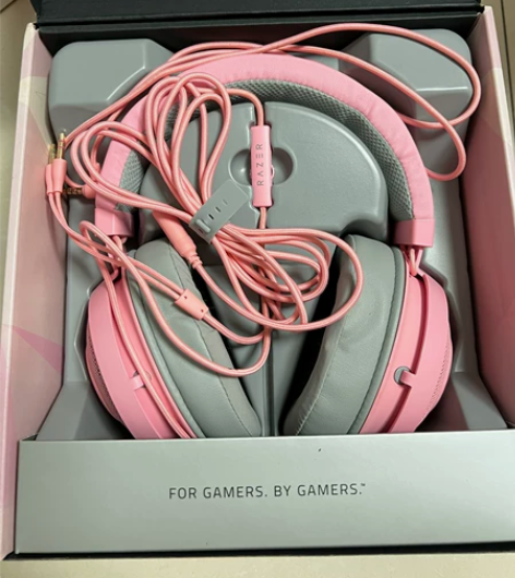 雷蛇北海巨妖粉色猫耳朵耳机 全新未使用。