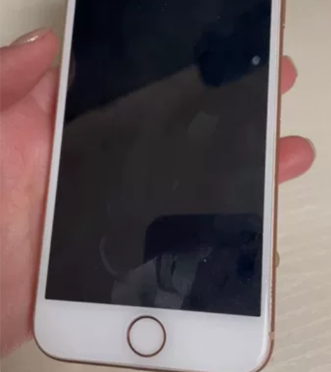 一台13.6系统苹果8 64g原装爱思全绿...