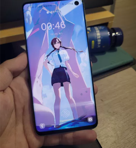 三星s10国行，双卡双待全网通，8＋128...