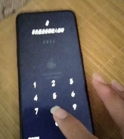 价格可刀！ OPPO findx屏幕接触不...