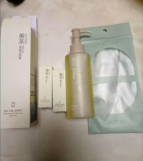 柳丝木洗面奶黑茶氨基酸洁颜蜜男女温和深层清...