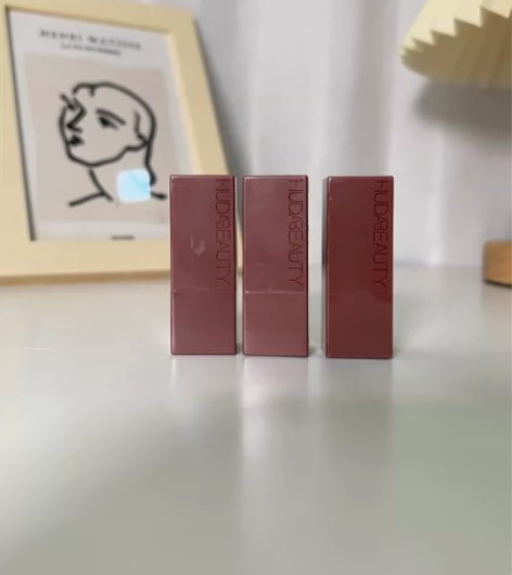 huda beauty口红小样3支inte...