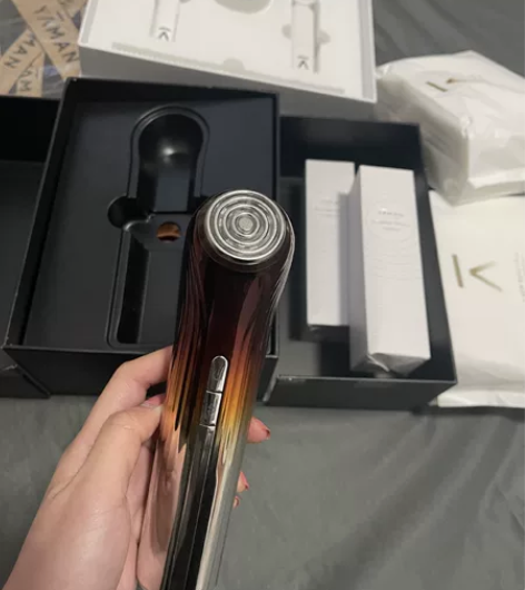 旗舰店雅萌五代美容仪，很多赠品一起出 感兴...