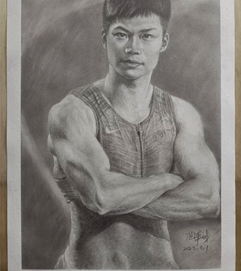 素描作品《苏炳添》 感兴趣的话点“我想要”...