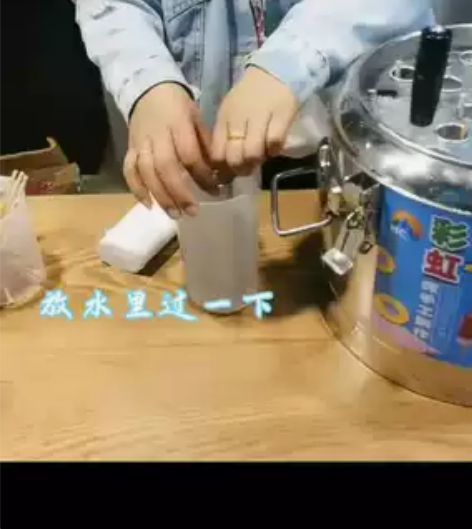 泰国手摇彩虹冰棍机网红迷你老冰棒桶摆摊设备...