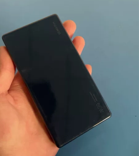 华为66W12000毫安充电宝，成色如图，...