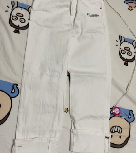 Babo家，高腰直筒纯白牛仔裤，我是他家粉...